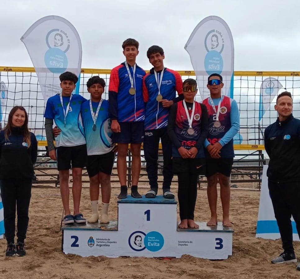 Zac, el funense que la rompe en el Beach voley y salió campeón en playa e indoor